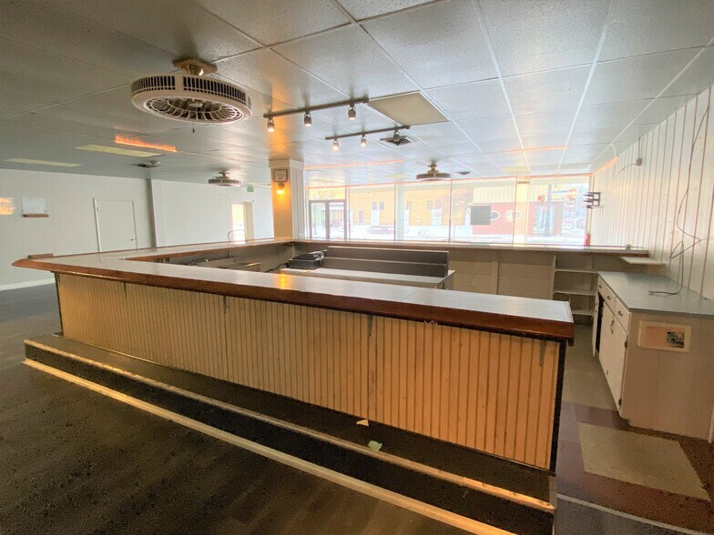 432 Broadway St, New Haven, IN 46774 Retail