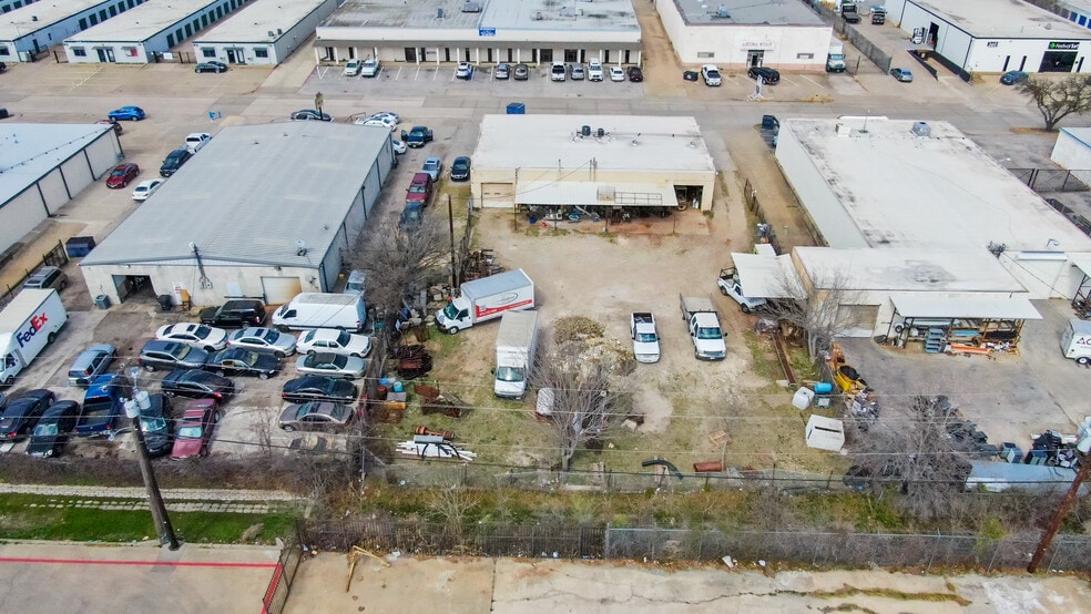 More Photos Of 3616-3618 Dividend Dr, Garland Manufacturing For Sale