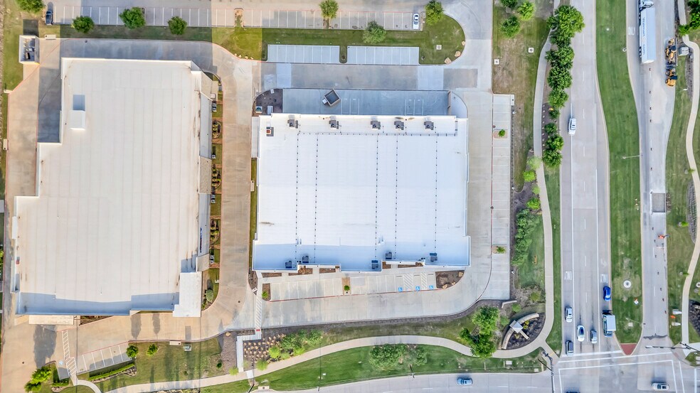 More Photos Of 1100 Lakeside Parkway, Flower Mound Industrial For Lease