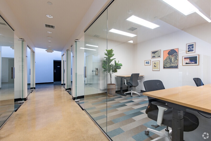 More Photos Of 3040 E 12th St, Los Angeles Warehouse For Lease