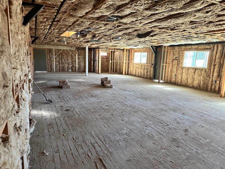 More Photos Of 15224 Bonanza Rd, Victorville Freestanding For Sale