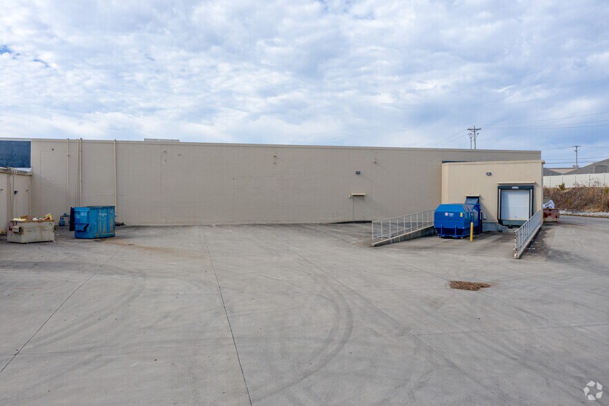 More Photos Of 308-356 Cox Creek Pky, Florence Storefront For Lease