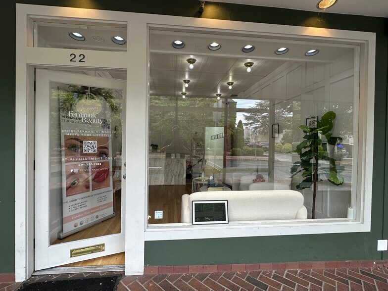 More Photos Of 22 S Fullerton Ave, Montclair Storefront For Lease