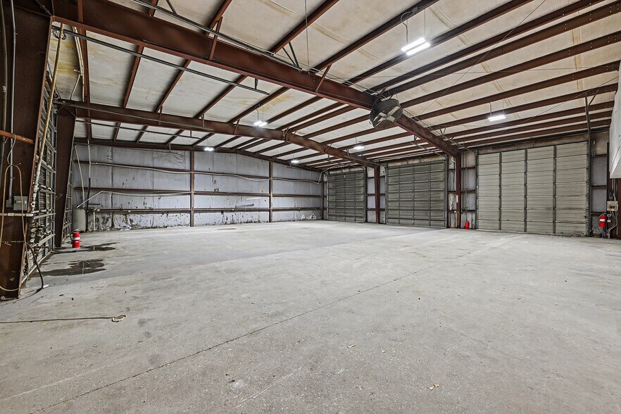 More Photos Of 11421 Interstate 10 E, Baytown Service For Lease