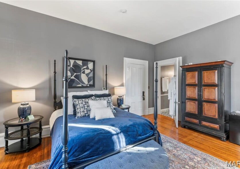 More Photos Of 876 W State St, Jacksonville Hospitality For Sale