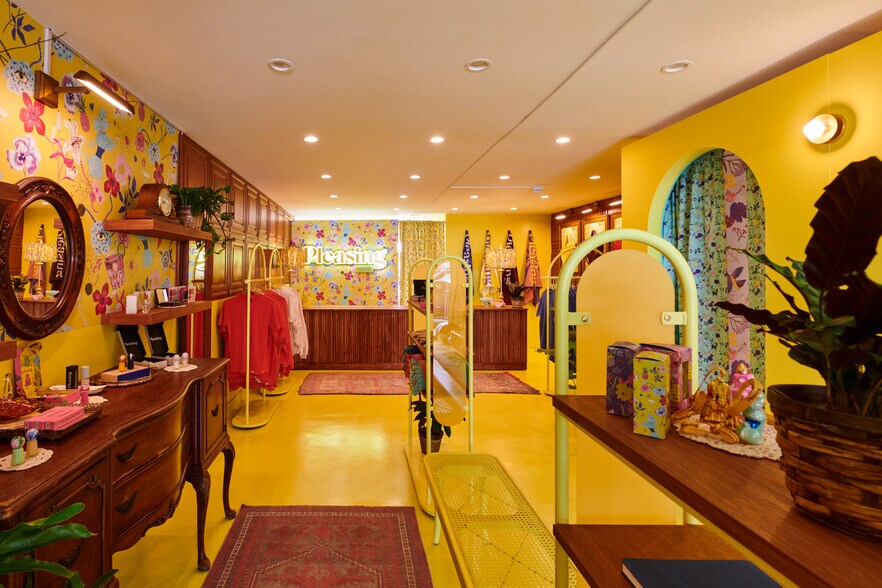 More Photos Of 1302-1306 Abbot Kinney Blvd, Venice Storefront Retail Residential For Lease
