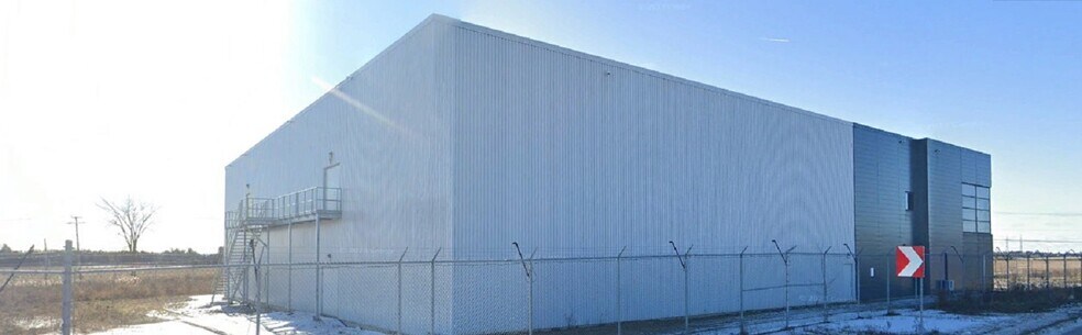 More Photos Of 161 Rte Du Canton, Brownsburg-chatham Manufacturing For Sale