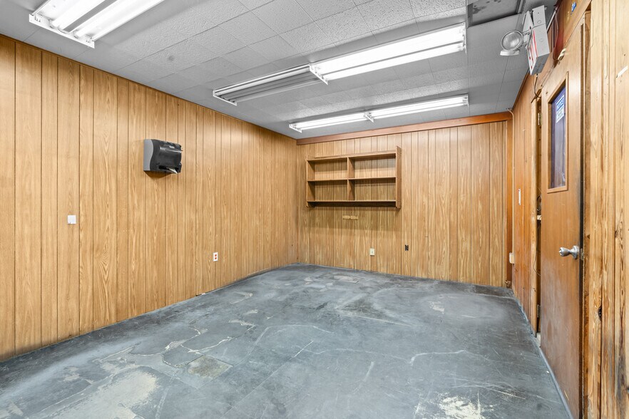 More Photos Of 1118 N Magnolia Ave, Ocala Warehouse For Lease