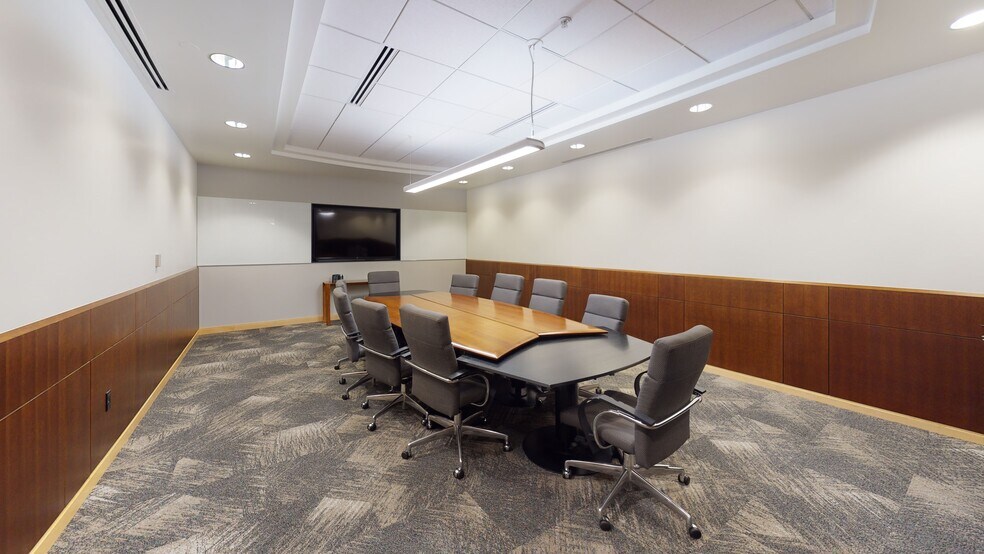 More Photos Of 2 Centerpointe Dr, Lake Oswego Office For Lease