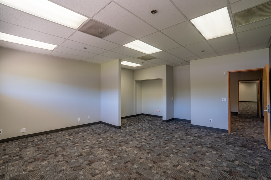 More Photos Of 3403 W 7th Ave, Eugene Manufacturing For Lease