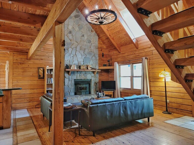 More Photos Of 9545 178th St, Mc Alpin Specialty For Sale
