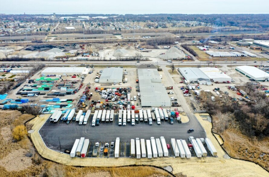 More Photos Of 29870 N Skokie Hwy, Lake Bluff Warehouse For Lease