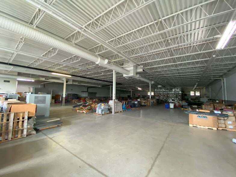 More Photos Of 8050 Freedom Ave, North Canton Warehouse For Lease