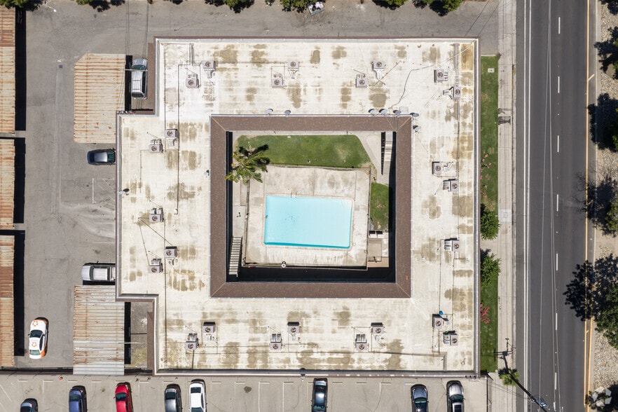More Photos Of 3143 S H St, Bakersfield Apartments For Sale
