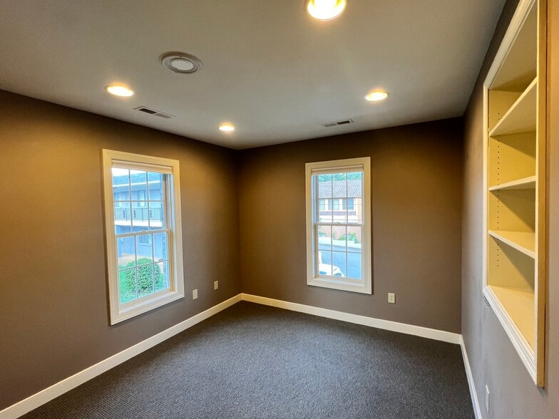 More Photos Of 2116 Angus Rd, Charlottesville Medical For Lease