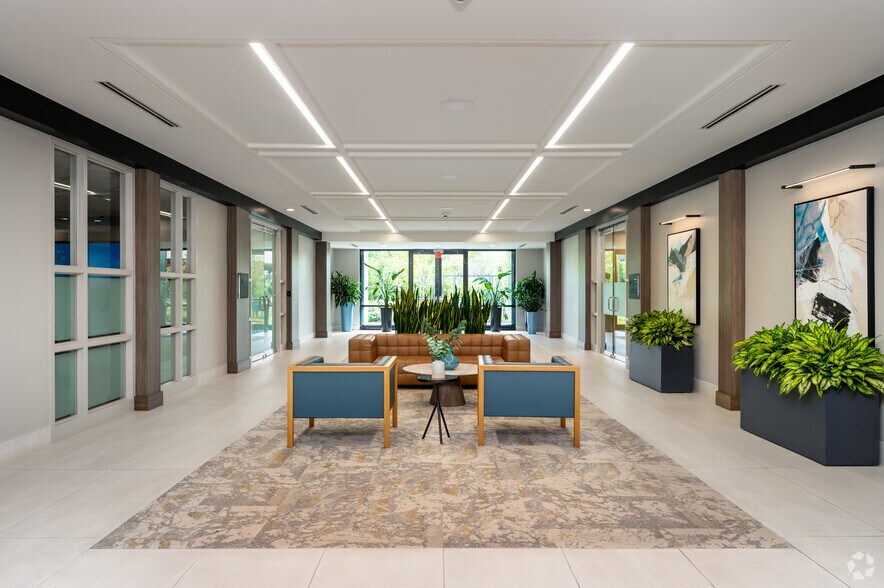 More Photos Of 450 E 96th St, Indianapolis Coworking Space