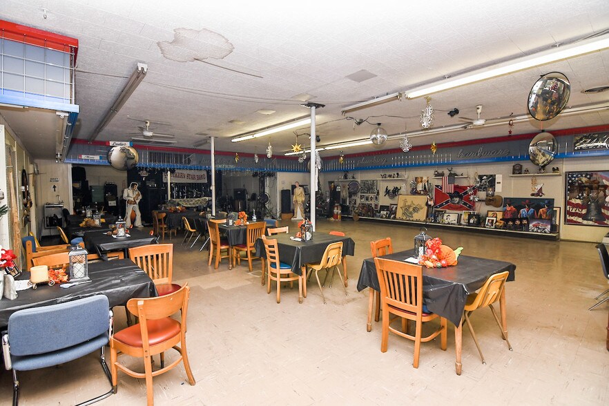 More Photos Of 106 W North Railroad St, Four Oaks Storefront For Sale