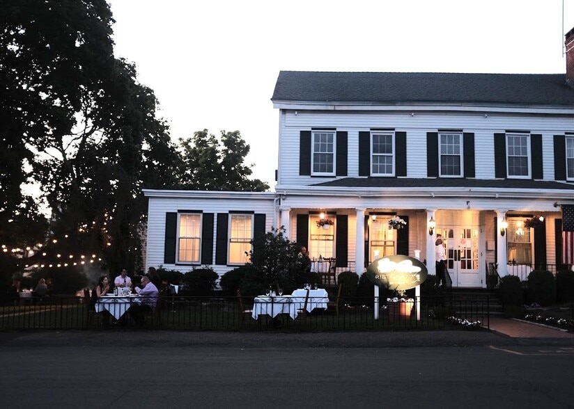 More Photos Of 1 Colonial Pl, Harrison Restaurant For Lease