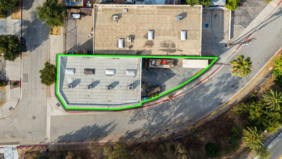 More Photos Of 618 Thompson Ave, Glendale Warehouse For Sale