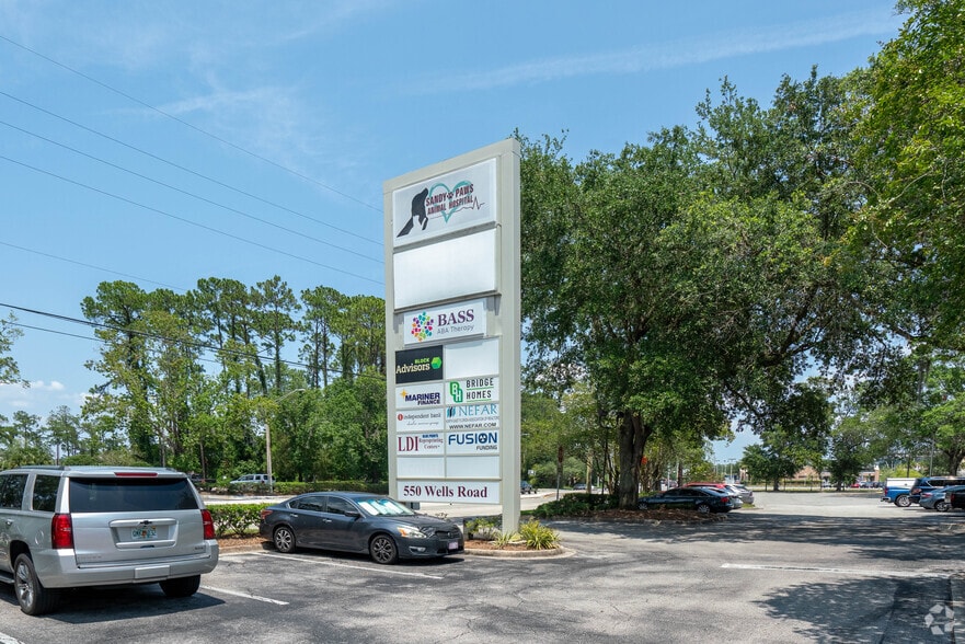 More Photos Of 550 Wells Rd, Orange Park Storefront For Sale
