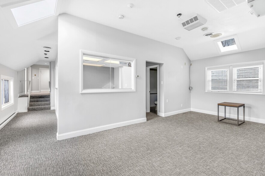 More Photos Of 311 Boston Post Rd, Wayland Office For Sale