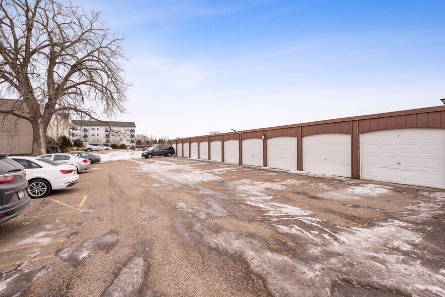 More Photos Of 1800 Larpenteur Ave W, Falcon Heights Apartments For Sale