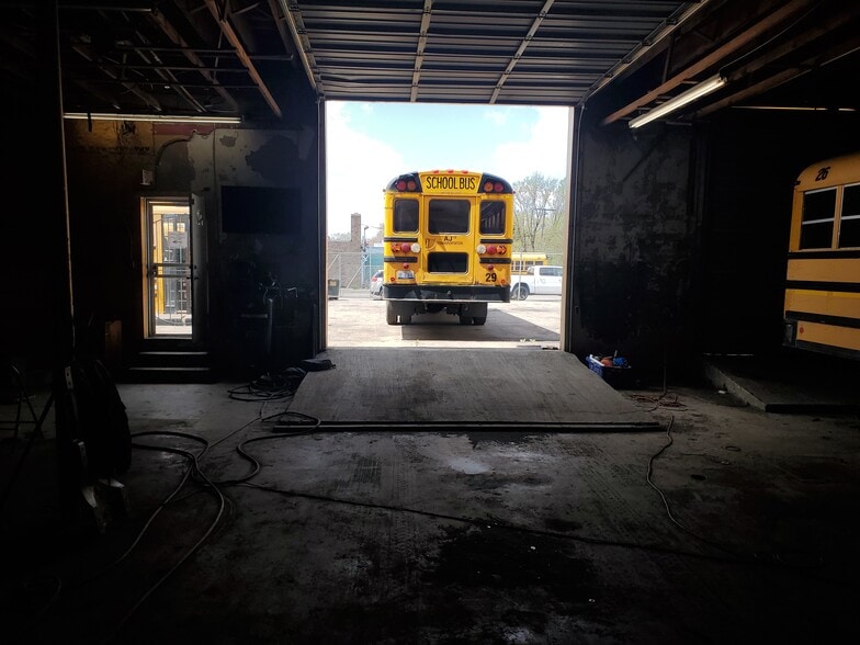 More Photos Of 4929 E McNichols Rd, Detroit Freestanding For Sale