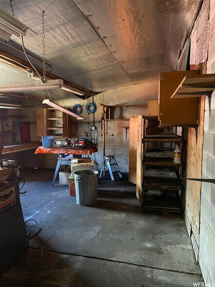 More Photos Of 545 E 100 N, Price Office For Sale