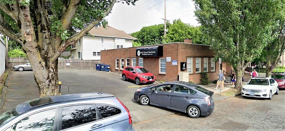 More Photos Of 1727 NE 13th Ave, Portland Medical For Lease