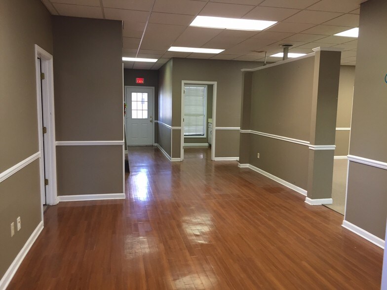 More Photos Of 144 S Thomas St, Tupelo Office For Lease