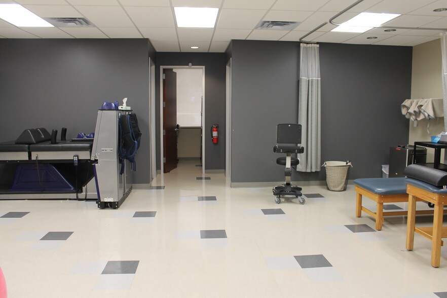 More Photos Of 10423 State Highway 151, San Antonio Medical For Lease