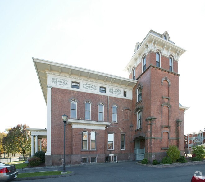 65 Wethersfield Ave, Hartford, CT 06114 Office For Sale