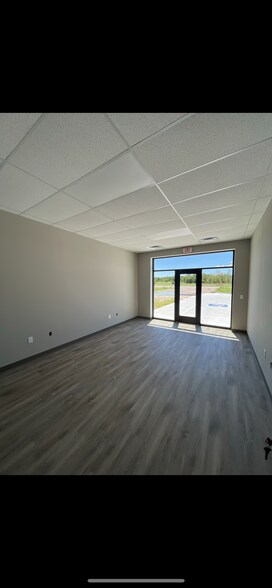 More Photos Of 7301 N Owasso Expy, Owasso Light Distribution For Lease