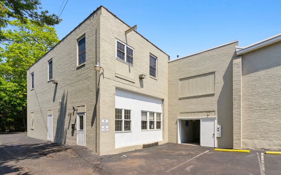 More Photos Of 113 E Chestnut St, Souderton Self Storage For Lease