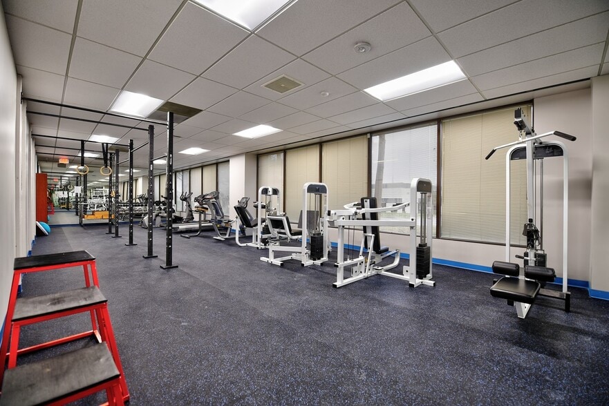 More Photos Of 2121 Midway Rd, Carrollton Office For Lease