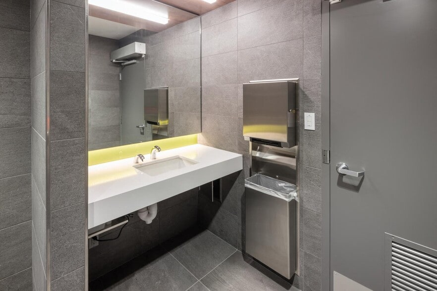 More Photos Of 1500 W Georgia St, Vancouver Office For Lease