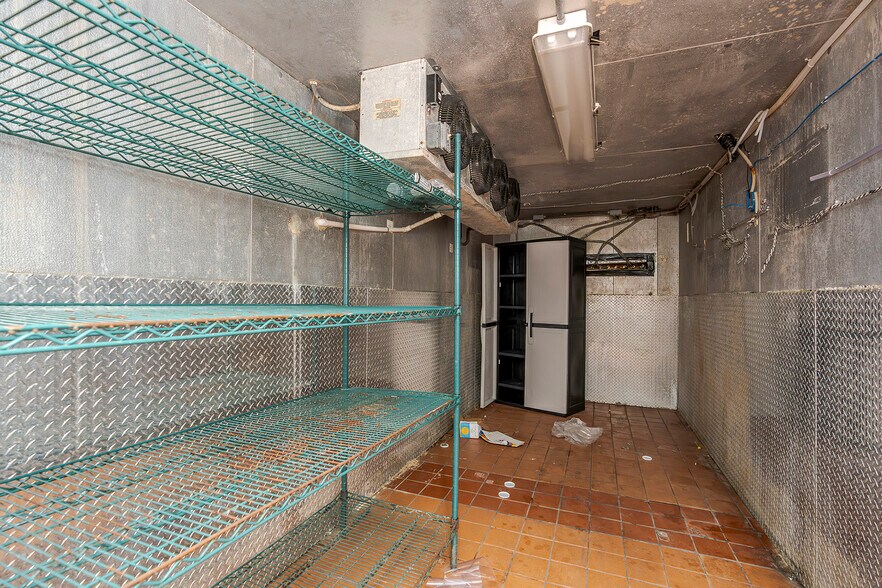 More Photos Of 241 Eastern Byp, Richmond Restaurant For Lease