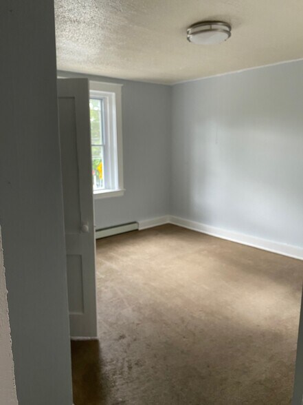 More Photos Of 57 Whiting St, New Britain Apartments For Lease