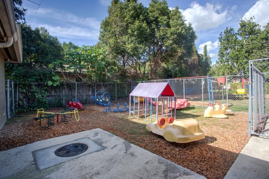 More Photos Of 2447 Raeford Rd, Orlando Daycare Center For Sale