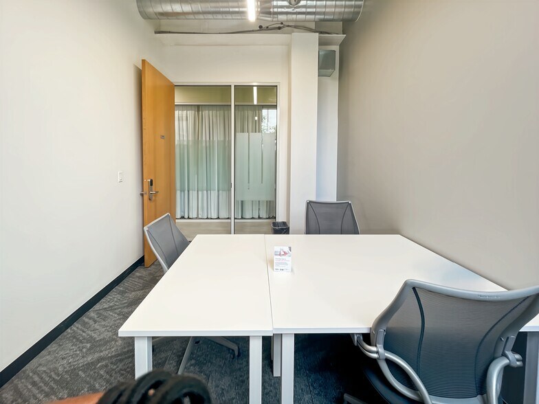 More Photos Of 30 Powerhouse St, Toronto Coworking Space
