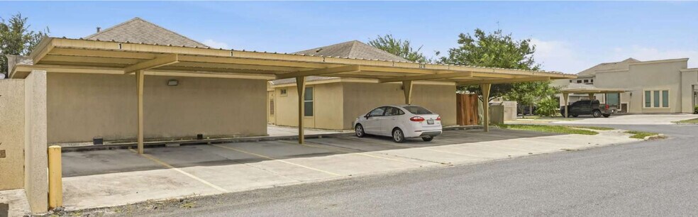 More Photos Of 2112 & 2216 Taxco Ct, Edinburg Specialty For Sale