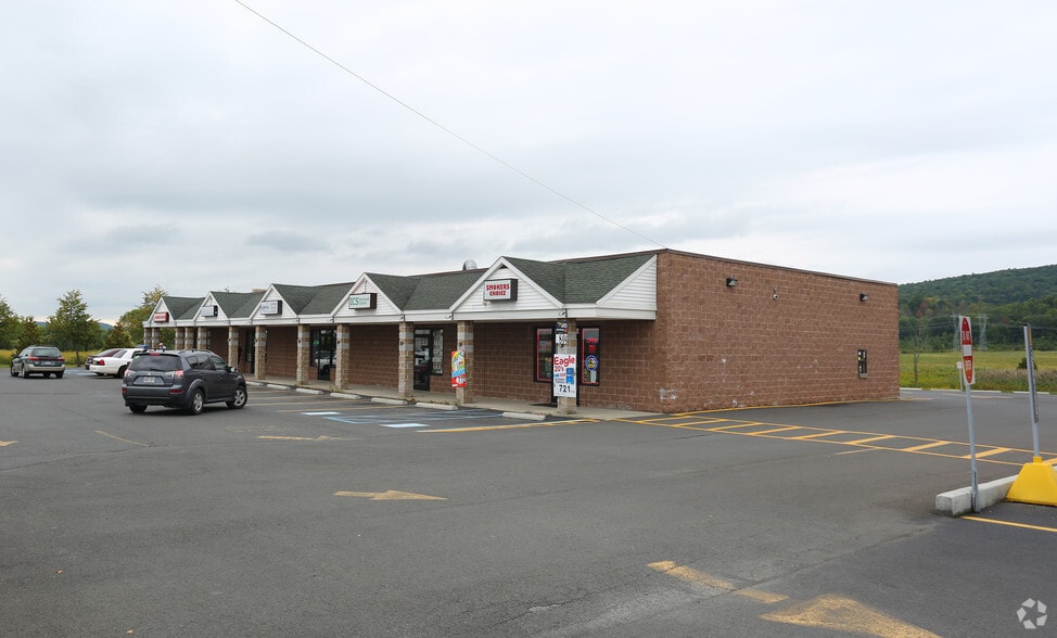 More Photos Of 12165 US Rte 9 W, West Coxsackie General Retail For Lease
