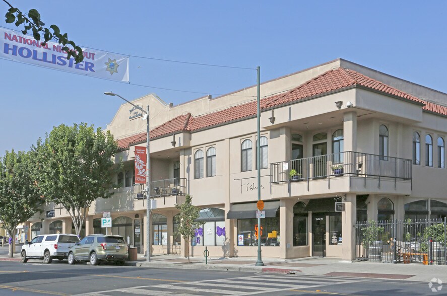 More Photos Of 650 San Benito St, Hollister Freestanding For Lease