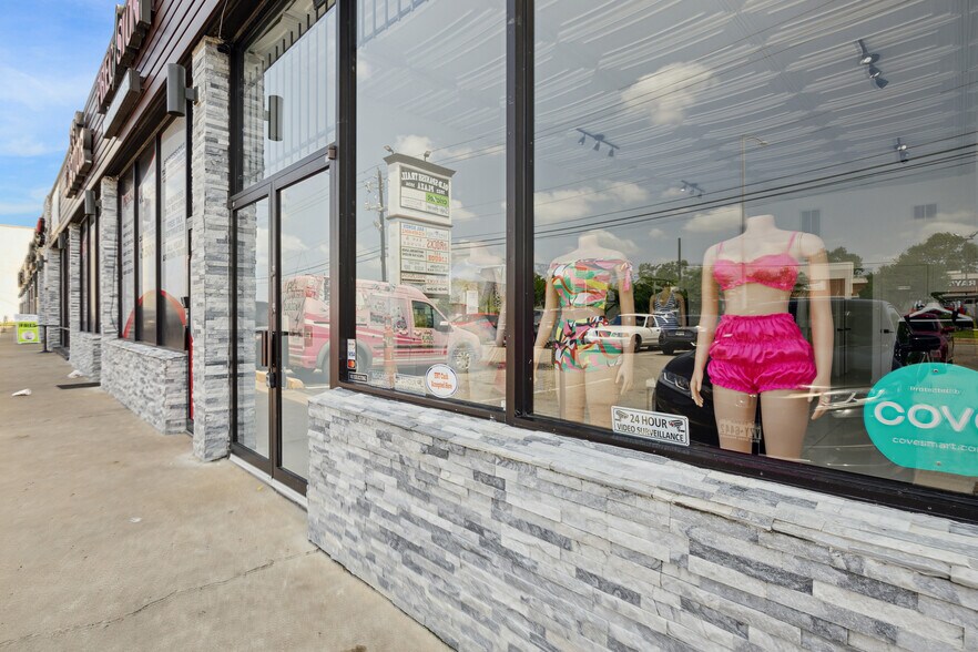 More Photos Of 3922-3936 Old Spanish Trl, Houston Unknown For Lease