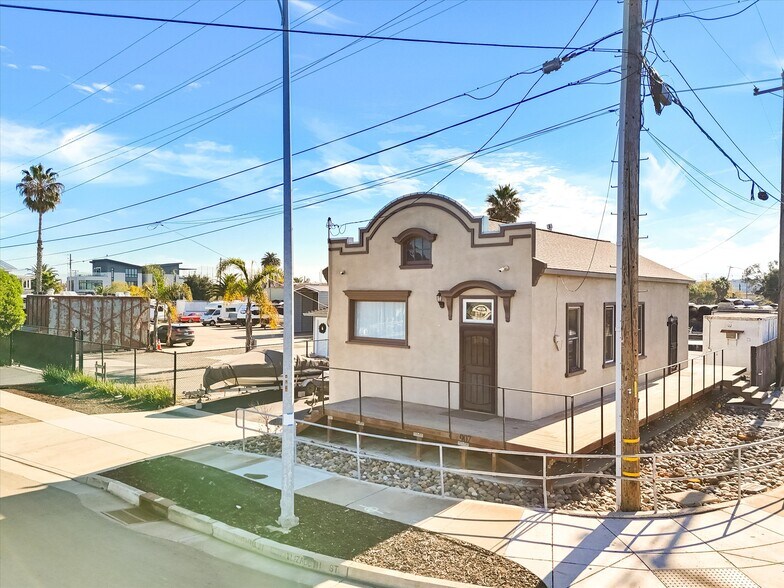 Primary Photo Of 907 Elizabeth St, Alviso Office Residential For Sale