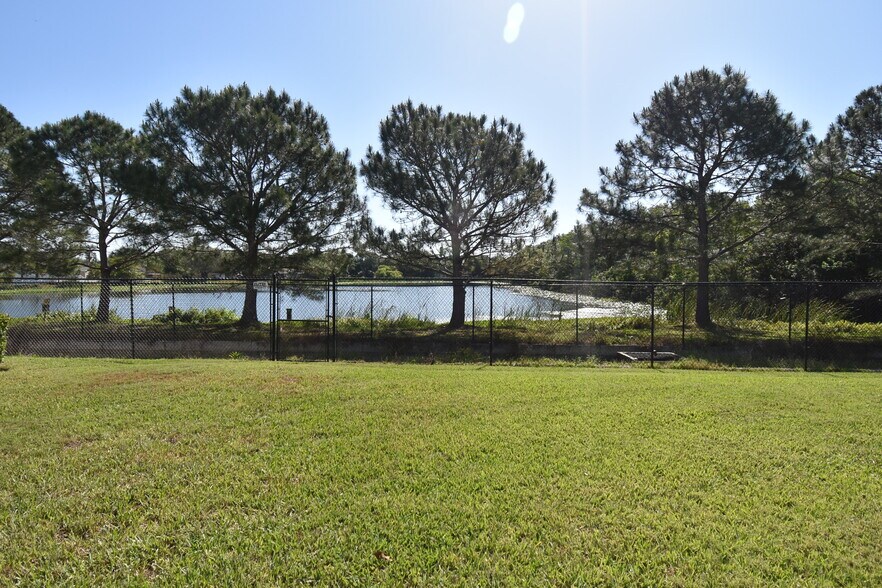 More Photos Of 1377 Providence Rd, Brandon Medical For Lease