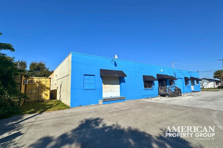 More Photos Of 1681 11th St, Sarasota Light Manufacturing For Sale