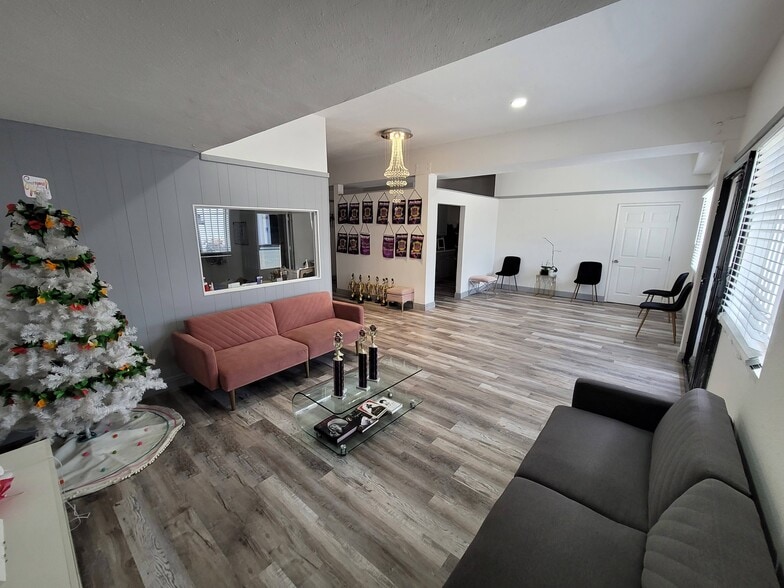 More Photos Of 1221 Cushman Ave, San Diego Service For Lease