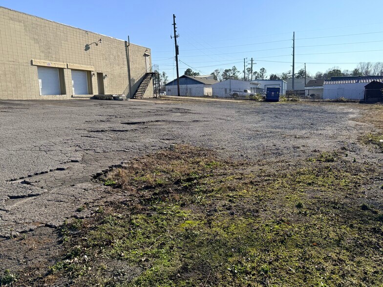 More Photos Of 106 Free Hill Rd, Hendersonville Warehouse For Lease