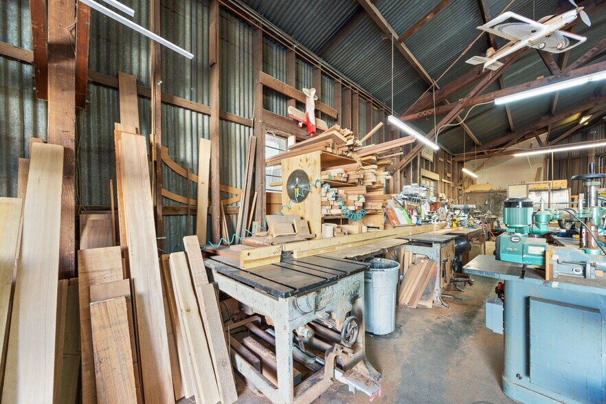 More Photos Of 8401 Baldwin St, Oakland Warehouse For Sale